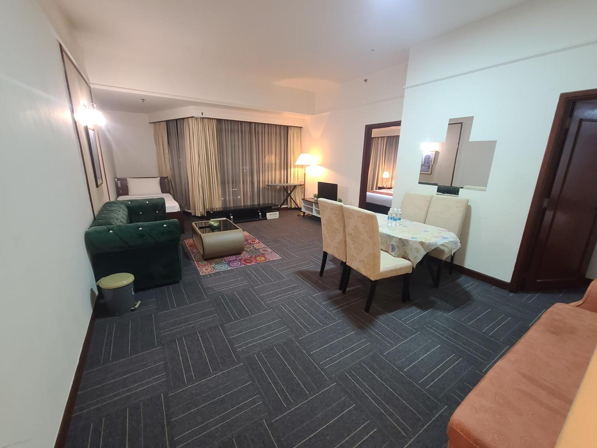 Kl Time Square Hotal Sarvice Suite Куала-Лумпур Екстер'єр фото